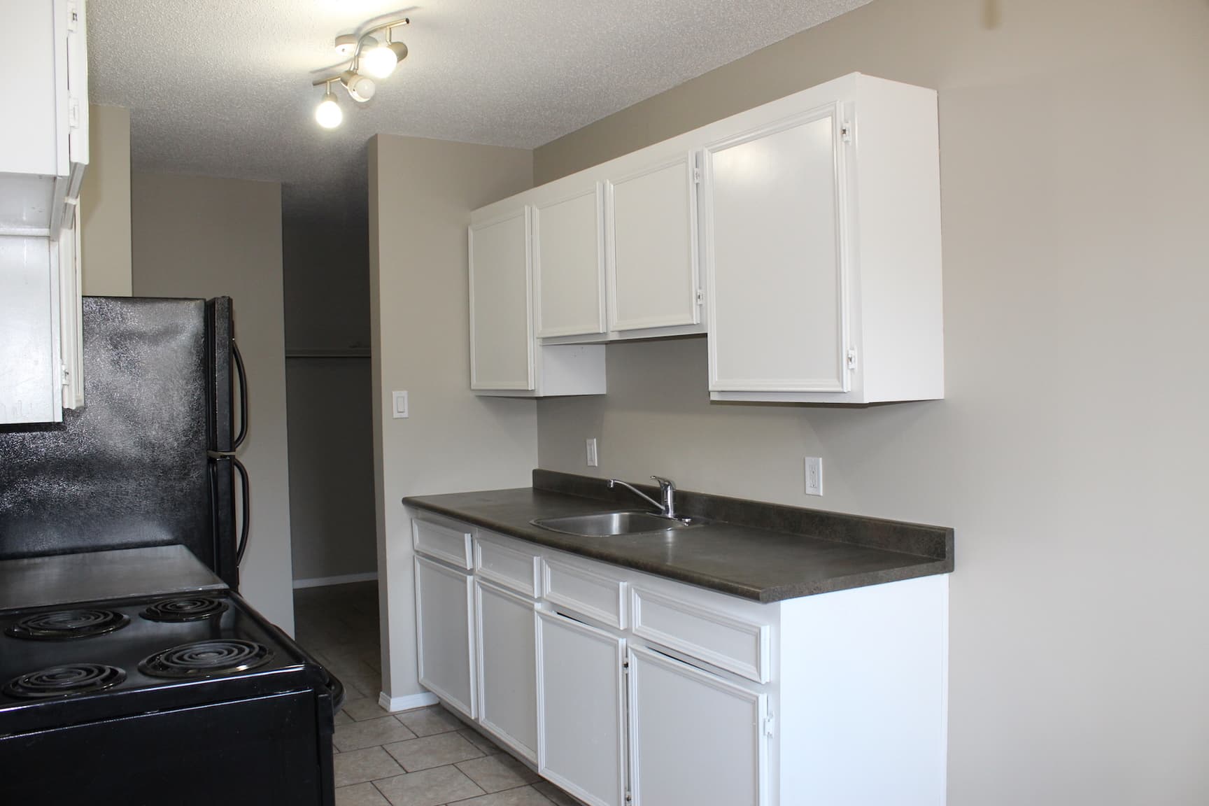 Diane Apartments 2 - Photo 4