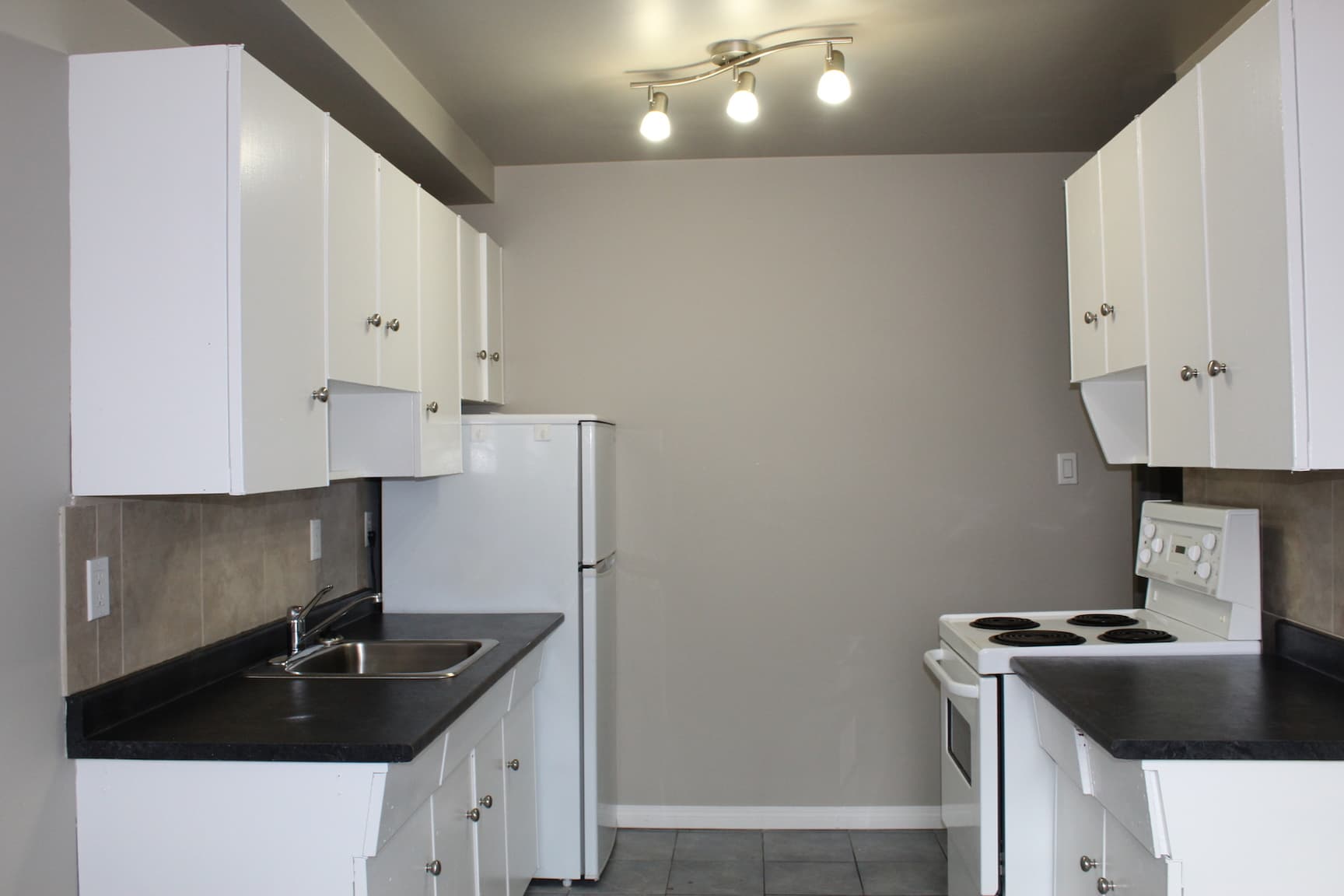 Argyll Apartments — Bachelor - Photo 4