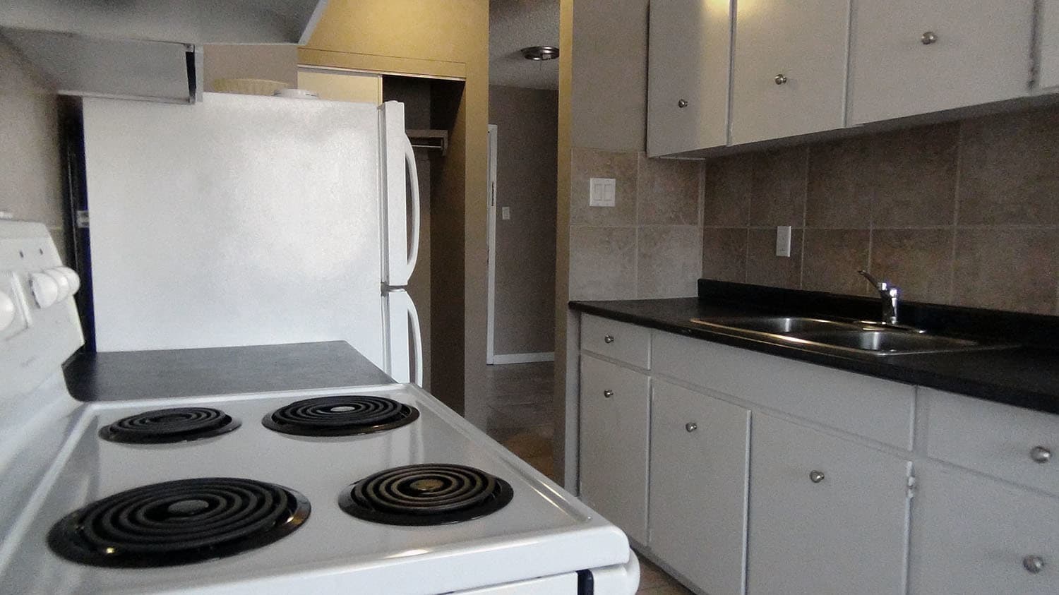 Cedarwood Arms — 1 bedroom - Photo 4