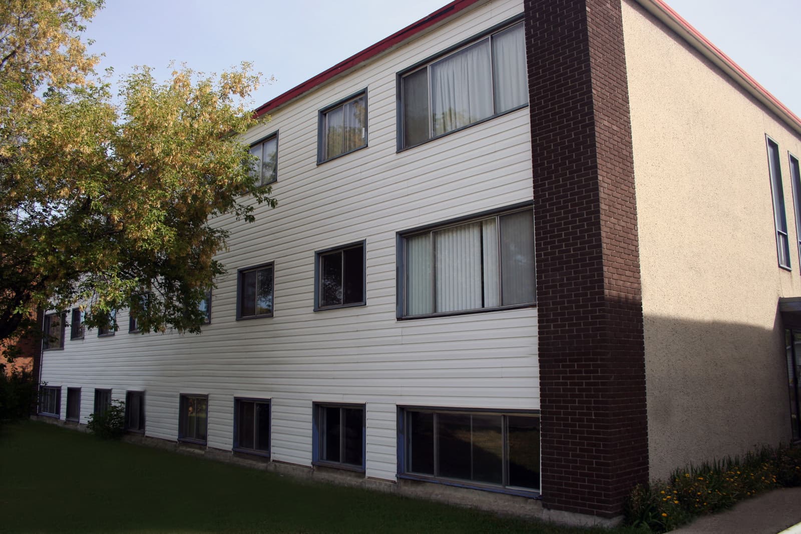 Aspen Apartments — Bachelor