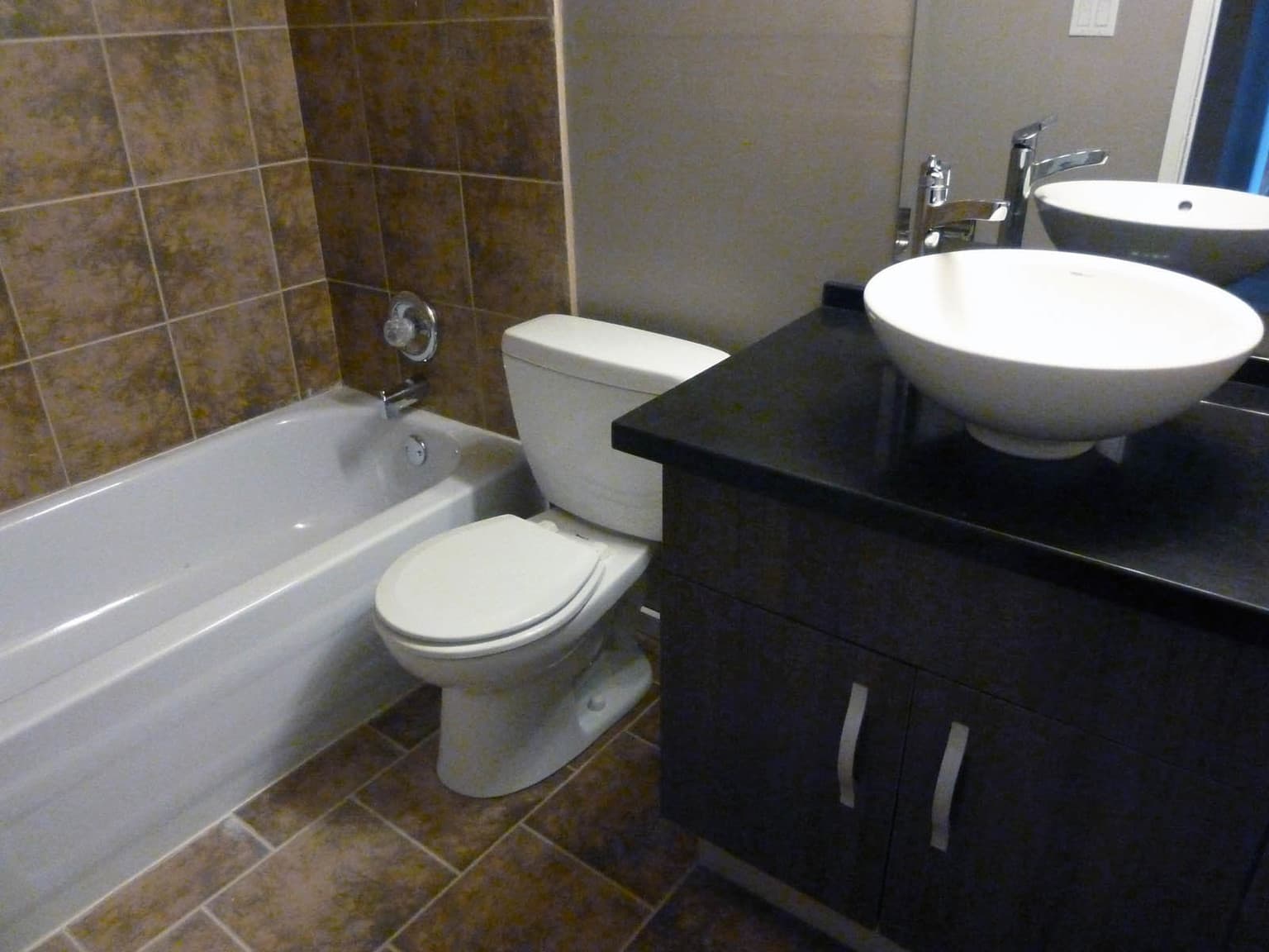 Leo Manor Apartments - Photo 12