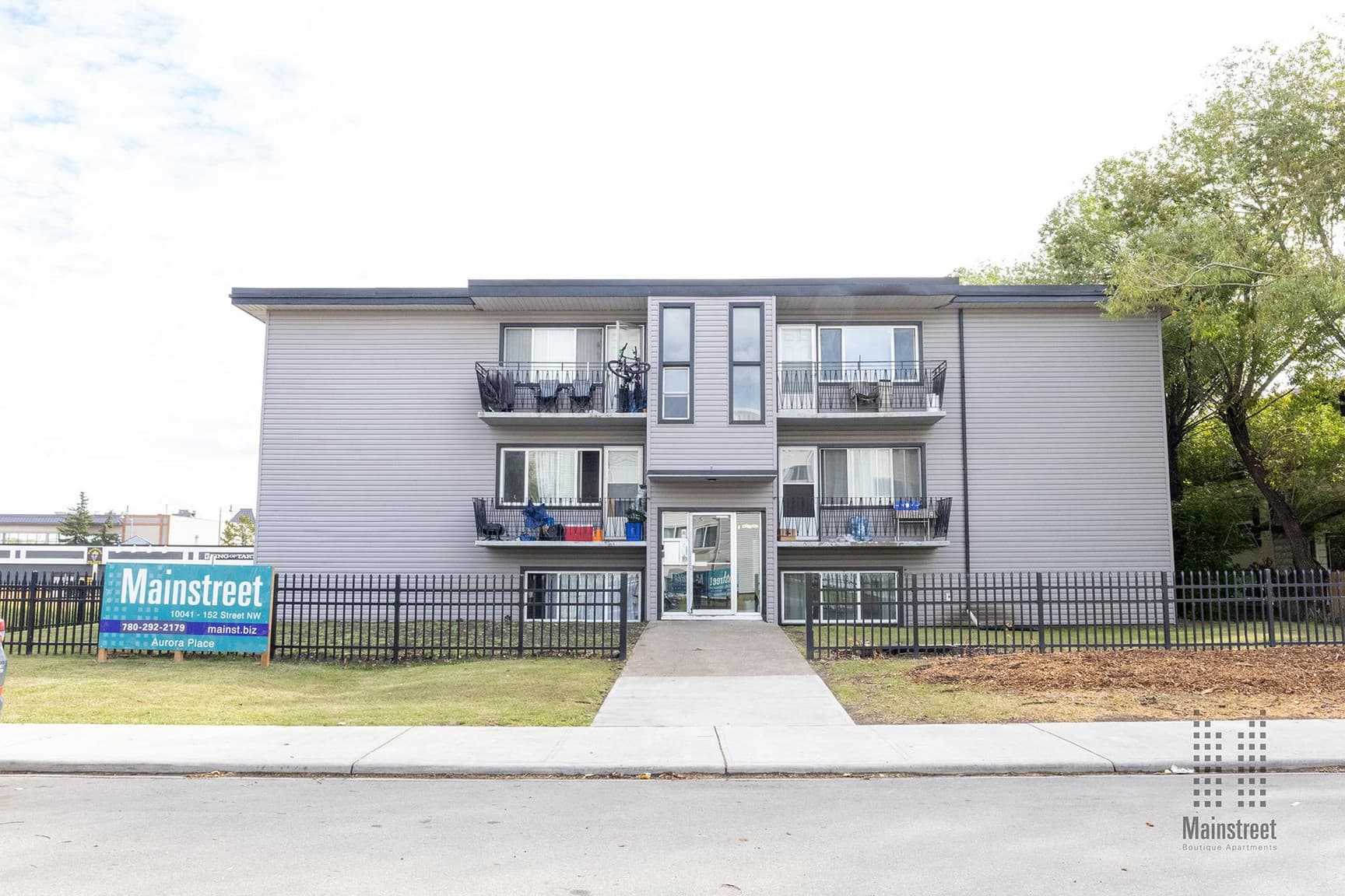 Aurora Place Apartments — 2 bedroom - Photo 2