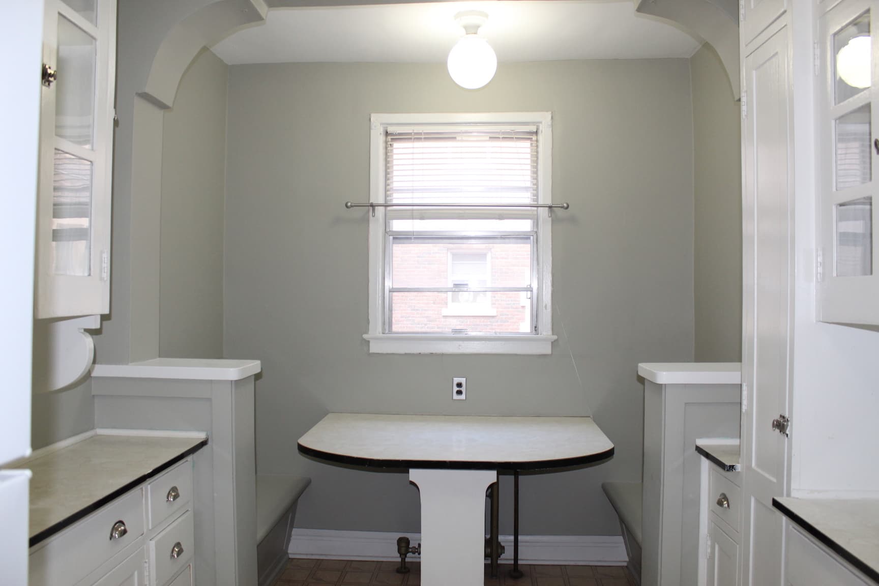 Montrose Manor - Photo 5