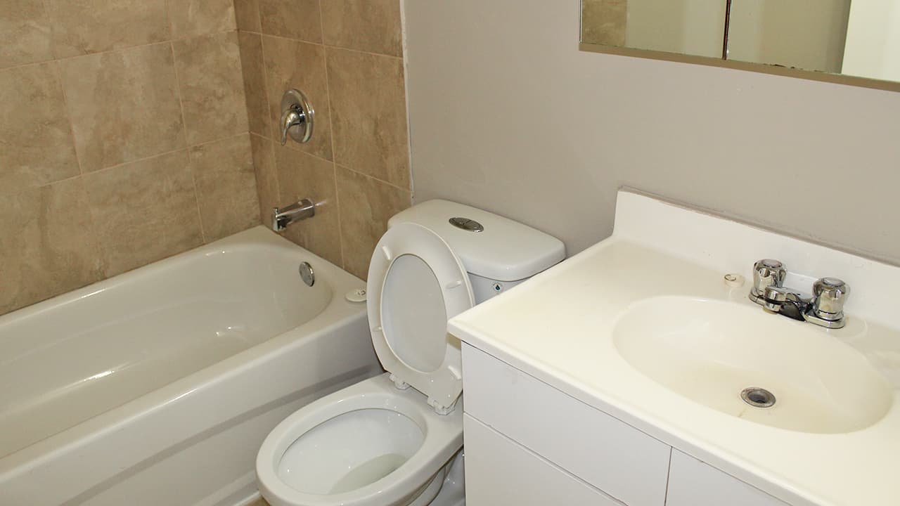 Beauview Apartments — 2 bedroom - Photo 4