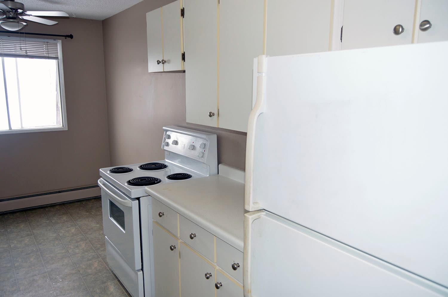 Peat Place — Bachelor - Photo 4
