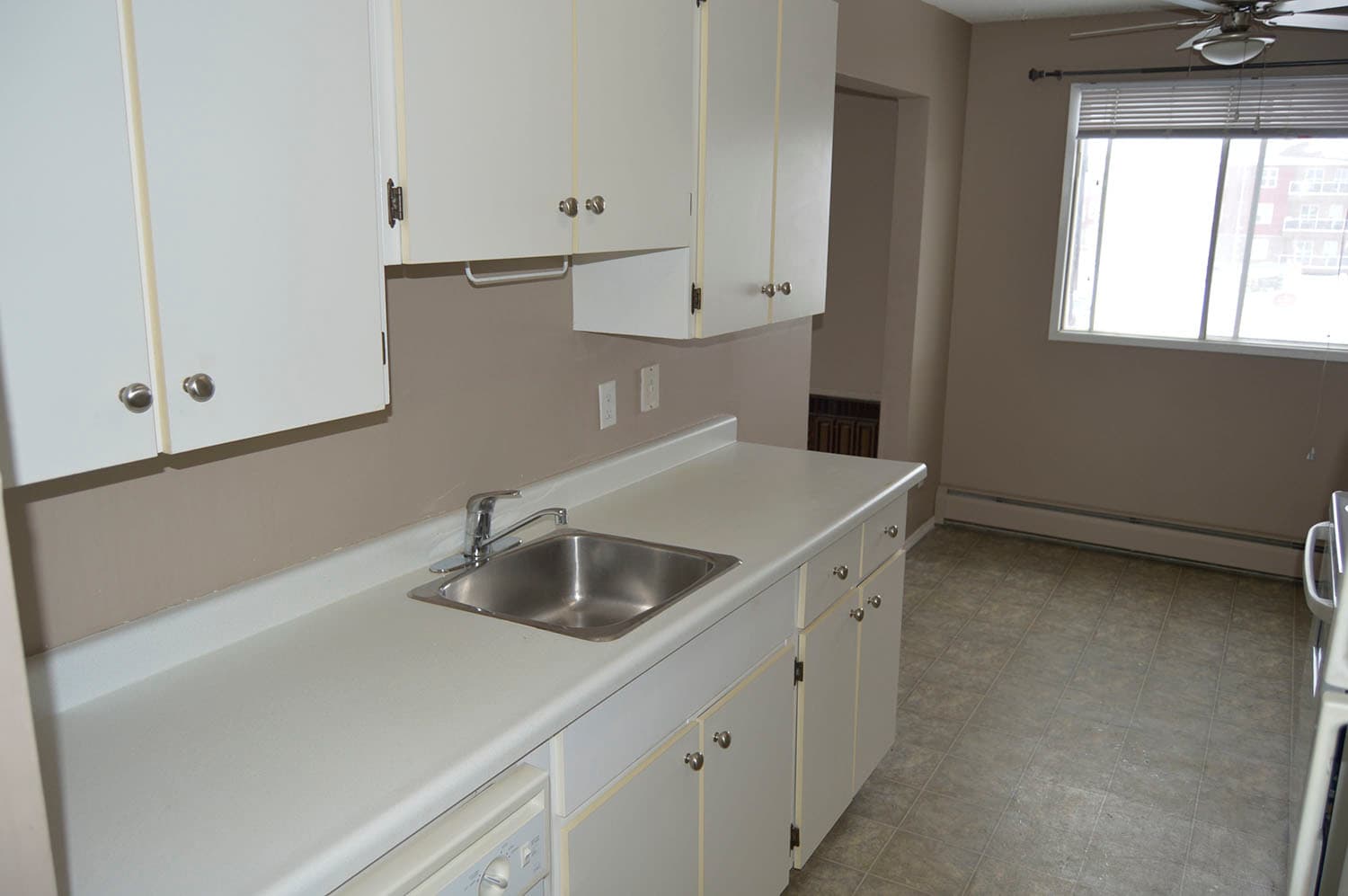 Peat Place — Bachelor - Photo 5