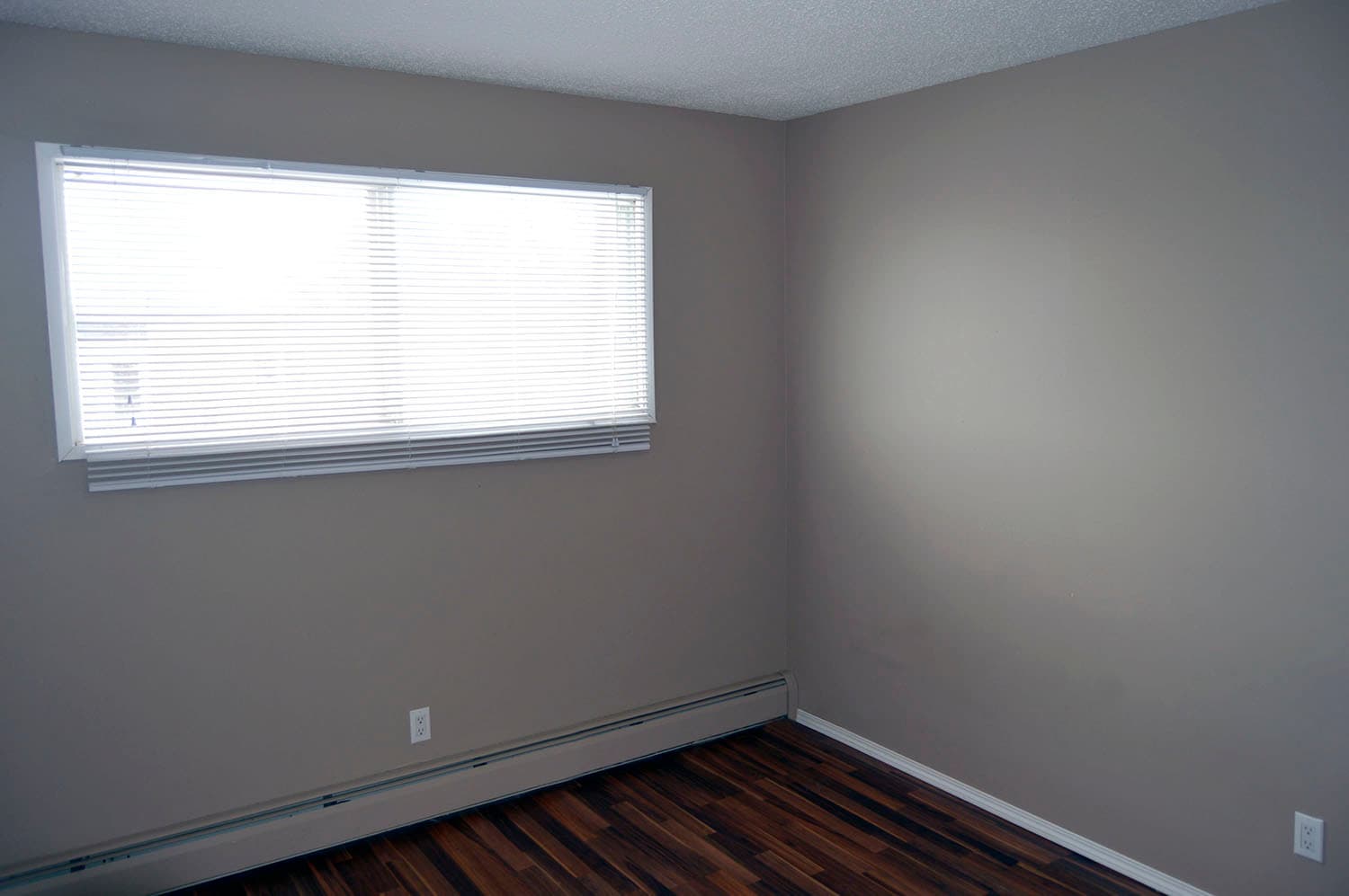 Peat Place — Bachelor - Photo 10