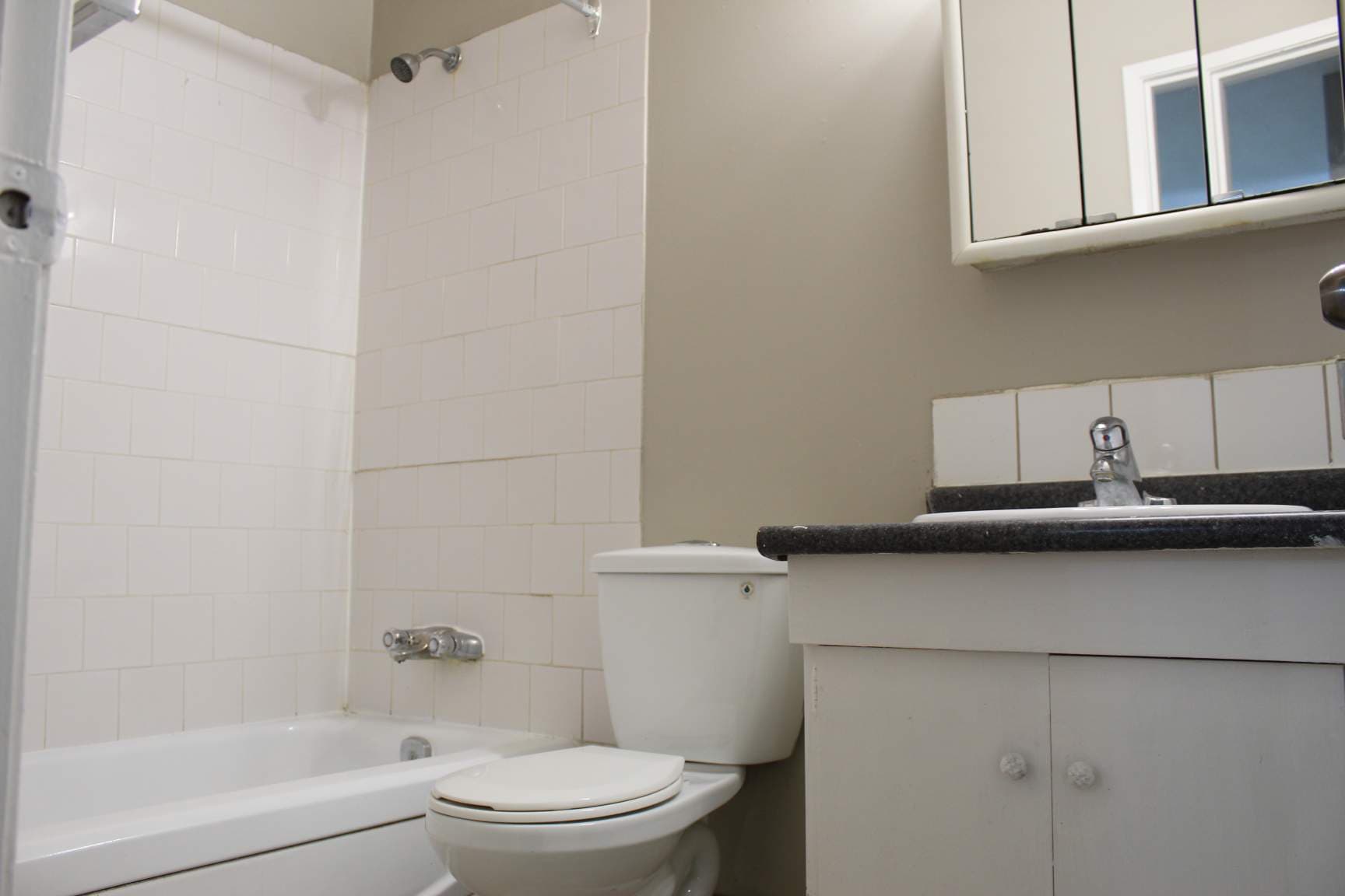 Berkley Manor — 2 bedroom - Photo 5