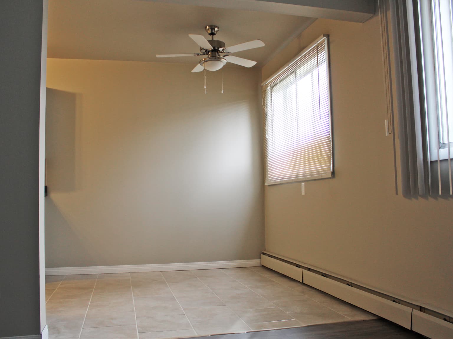 Capital Manor — Bachelor - Photo 7