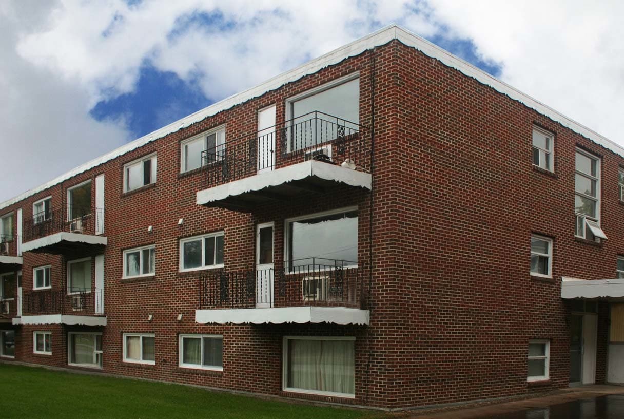 Preston 2 Apartments — Bachelor