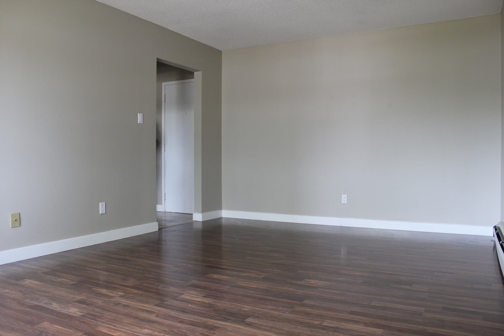 Willow Apartments - Photo 2