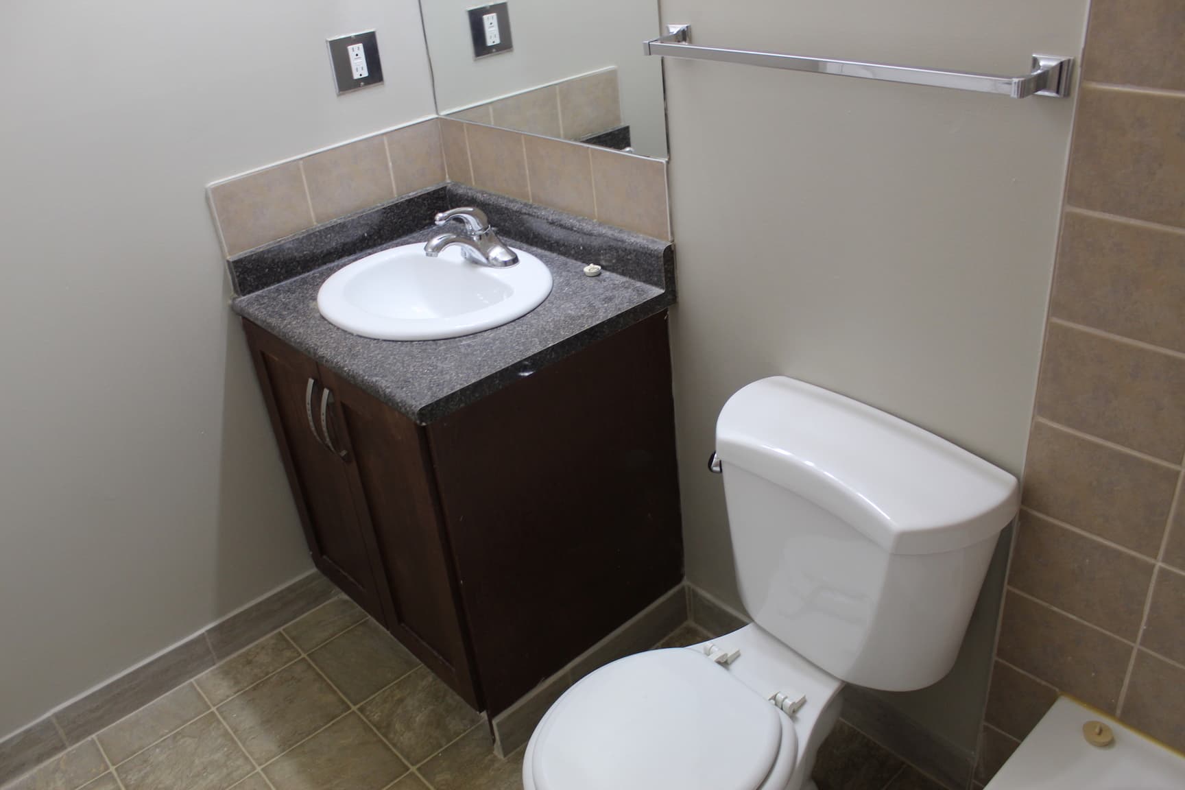 Willow Apartments - Photo 5