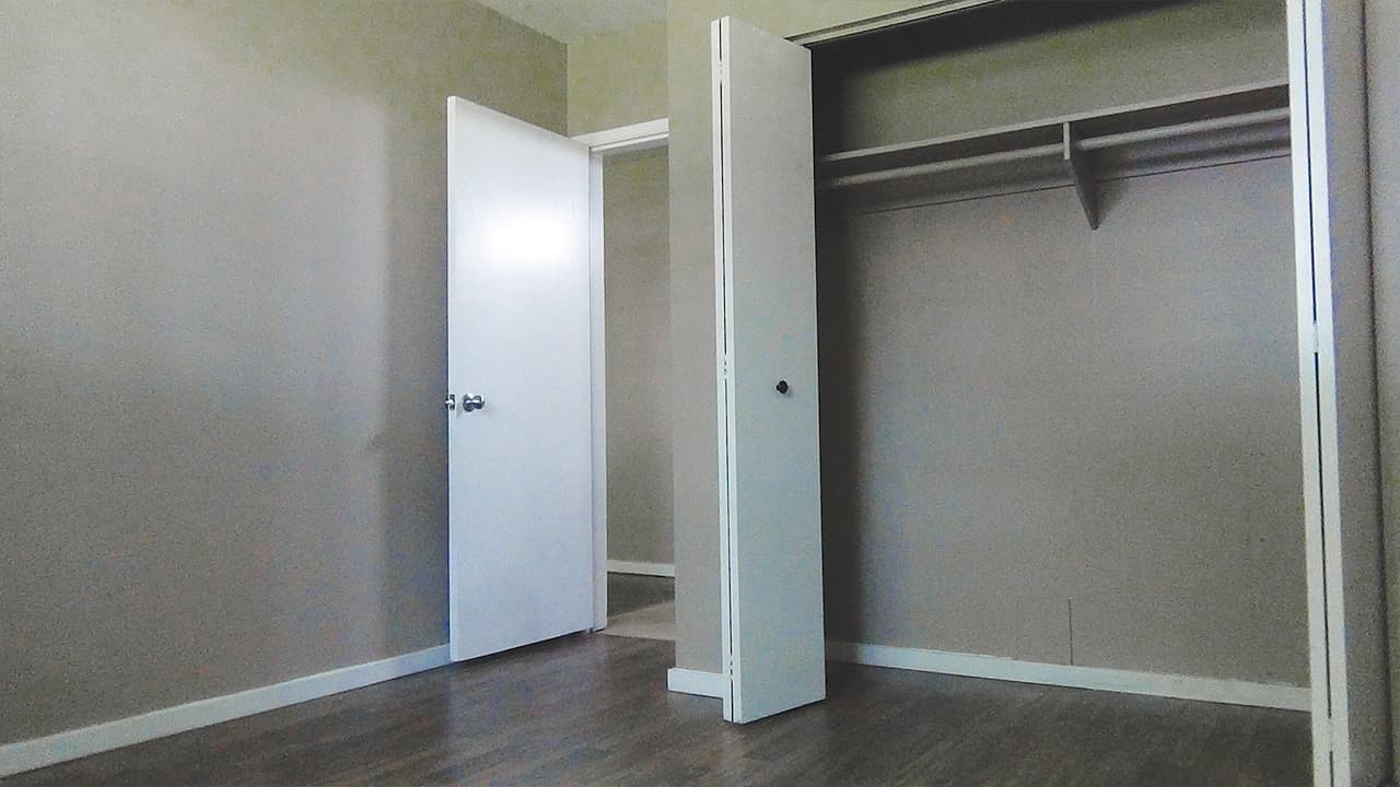 Wellington Apartments — 1 bedroom - Photo 3