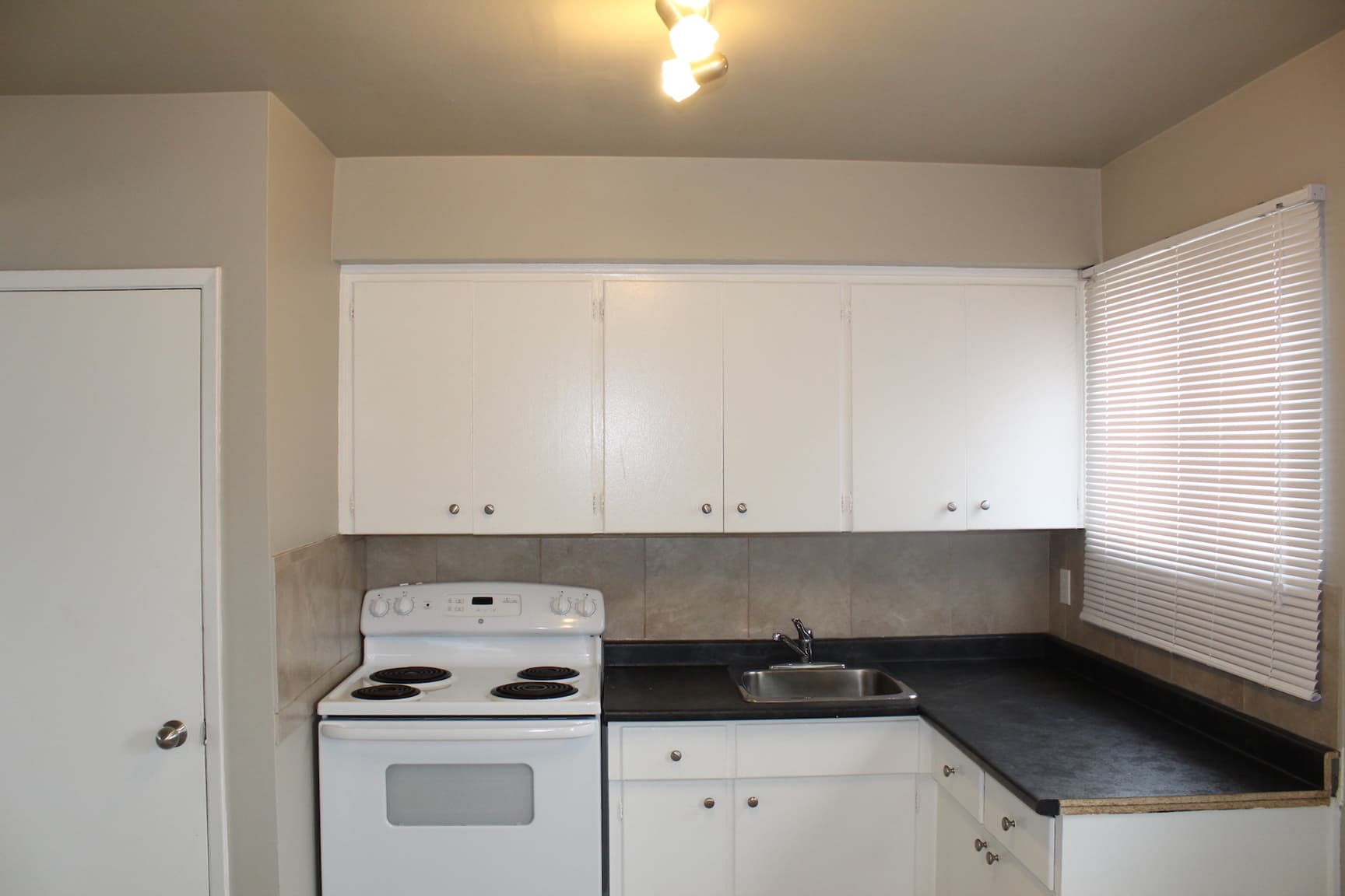 Wedgewood Homes — 2 bedroom - Photo 6
