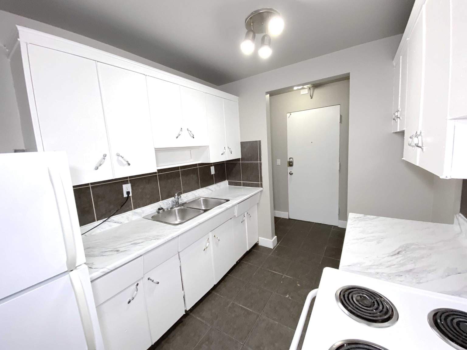 Waselenak Place — 1 bedroom - Photo 5