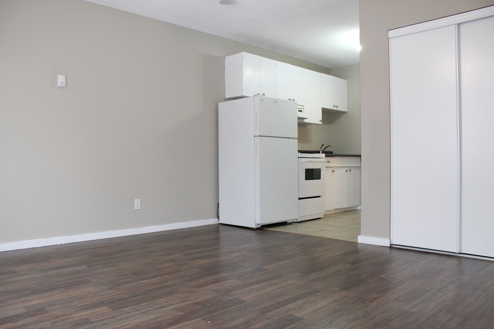 Villa Apartments - Photo 2