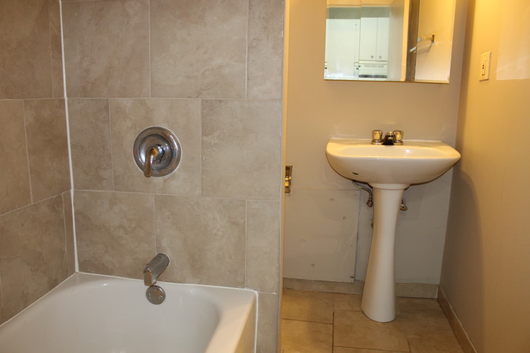 Villa Apartments - Photo 4