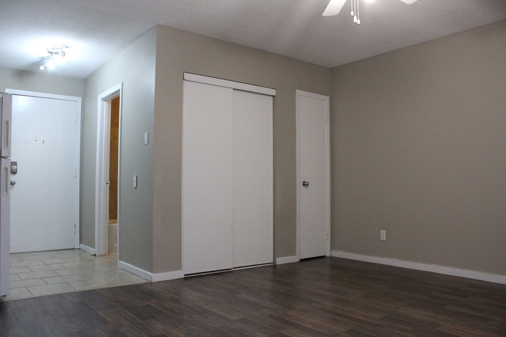 Villa Apartments - Photo 6