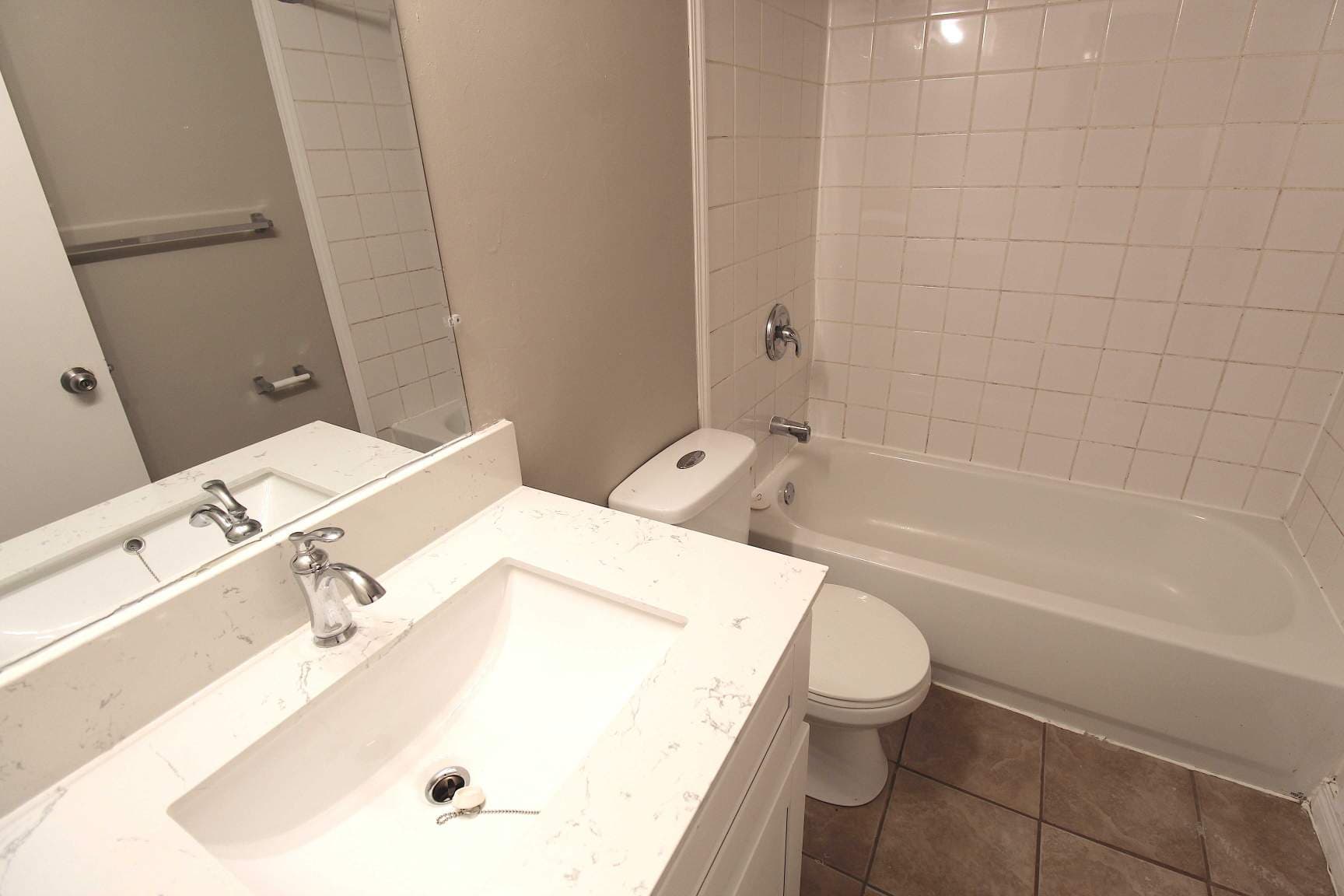 Chelsey Apartments - Photo 5
