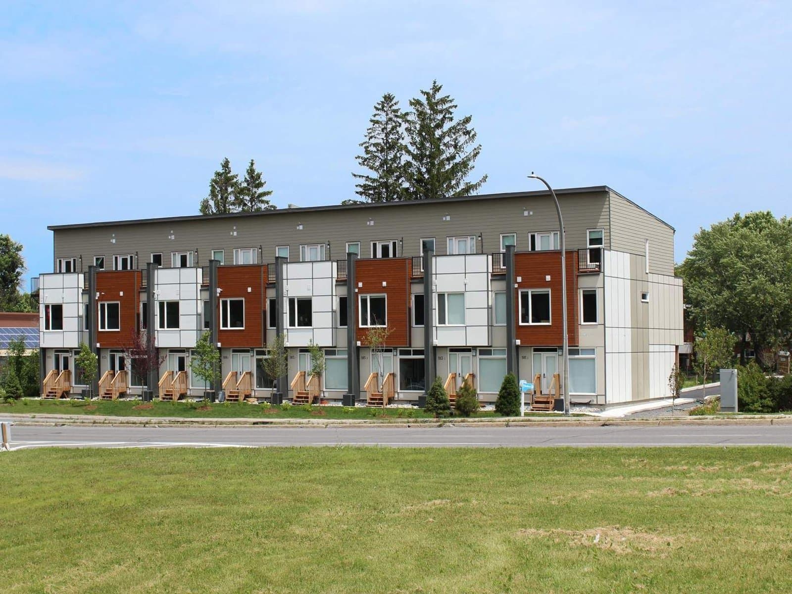 STUDENTS OR YOUNG PROFESSIONAL!! NEAR ALGONQUIN COLLEGE! — 105-02D - Photo 16