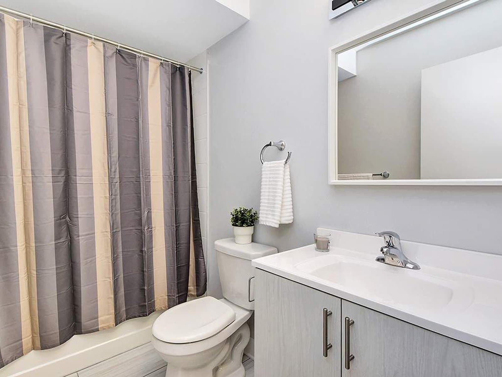 STUDENTS OR YOUNG PROFESSIONAL!! NEAR ALGONQUIN COLLEGE! — 105-02D - Photo 51