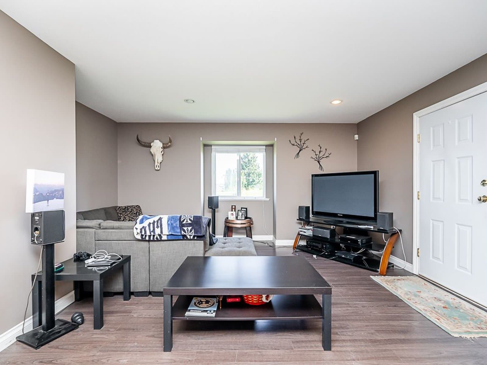 Spacious 6 Bedroom Home with Ample Parking — House 2 + Workshop - Photo 11