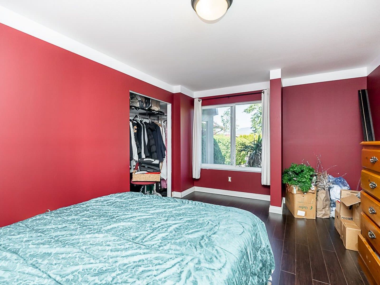 Spacious 6 Bedroom Home with Ample Parking — House 2 + Workshop - Photo 12