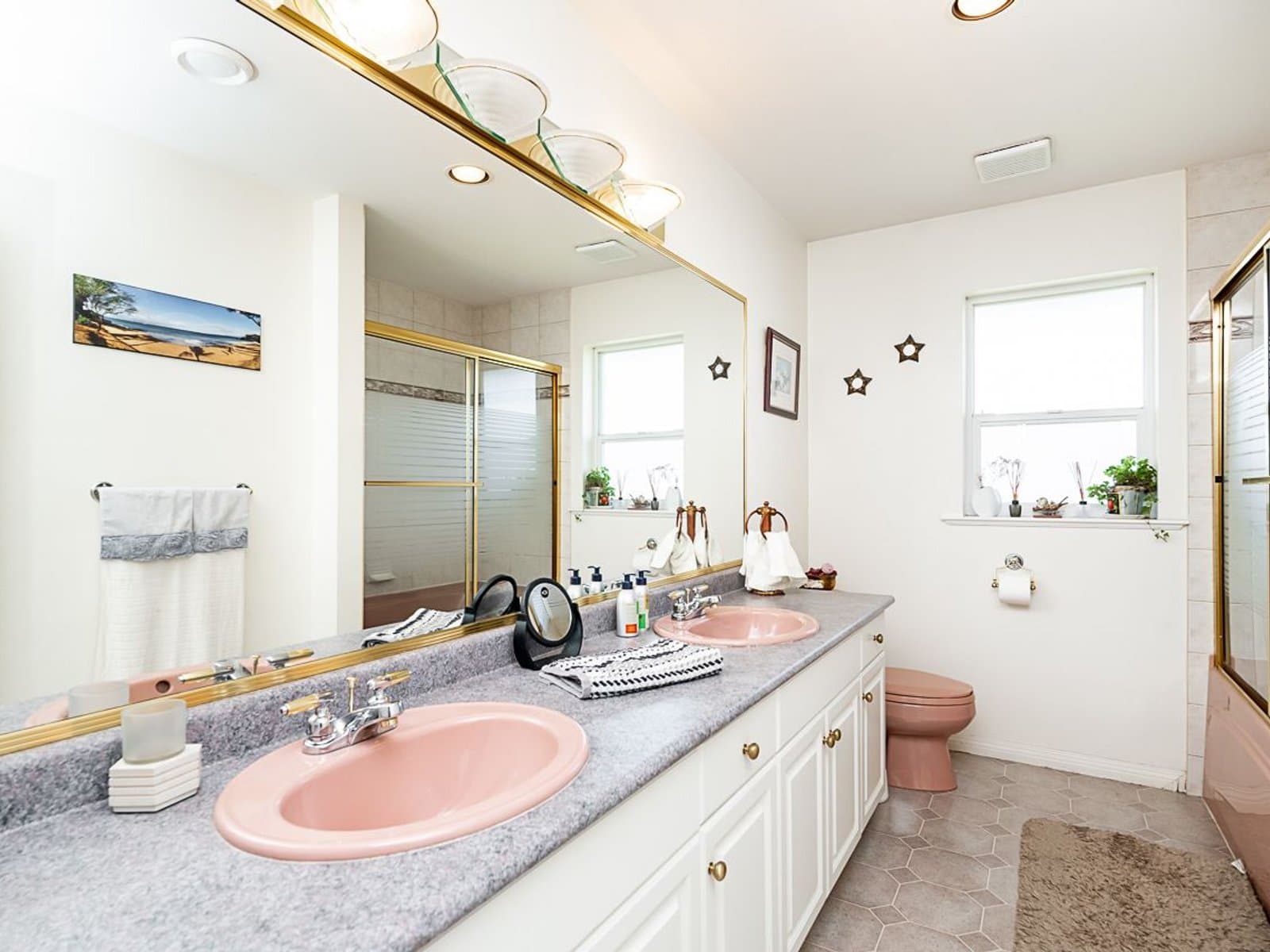 Spacious 6 Bedroom Home with Ample Parking — House 2 + Workshop - Photo 22