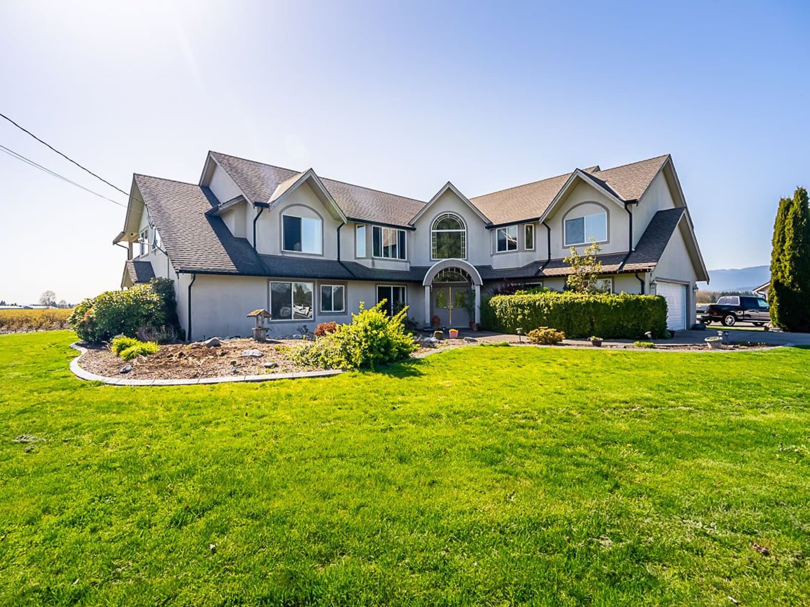 Spacious 6 Bedroom Home with Ample Parking — House 2 + Workshop - Photo 23
