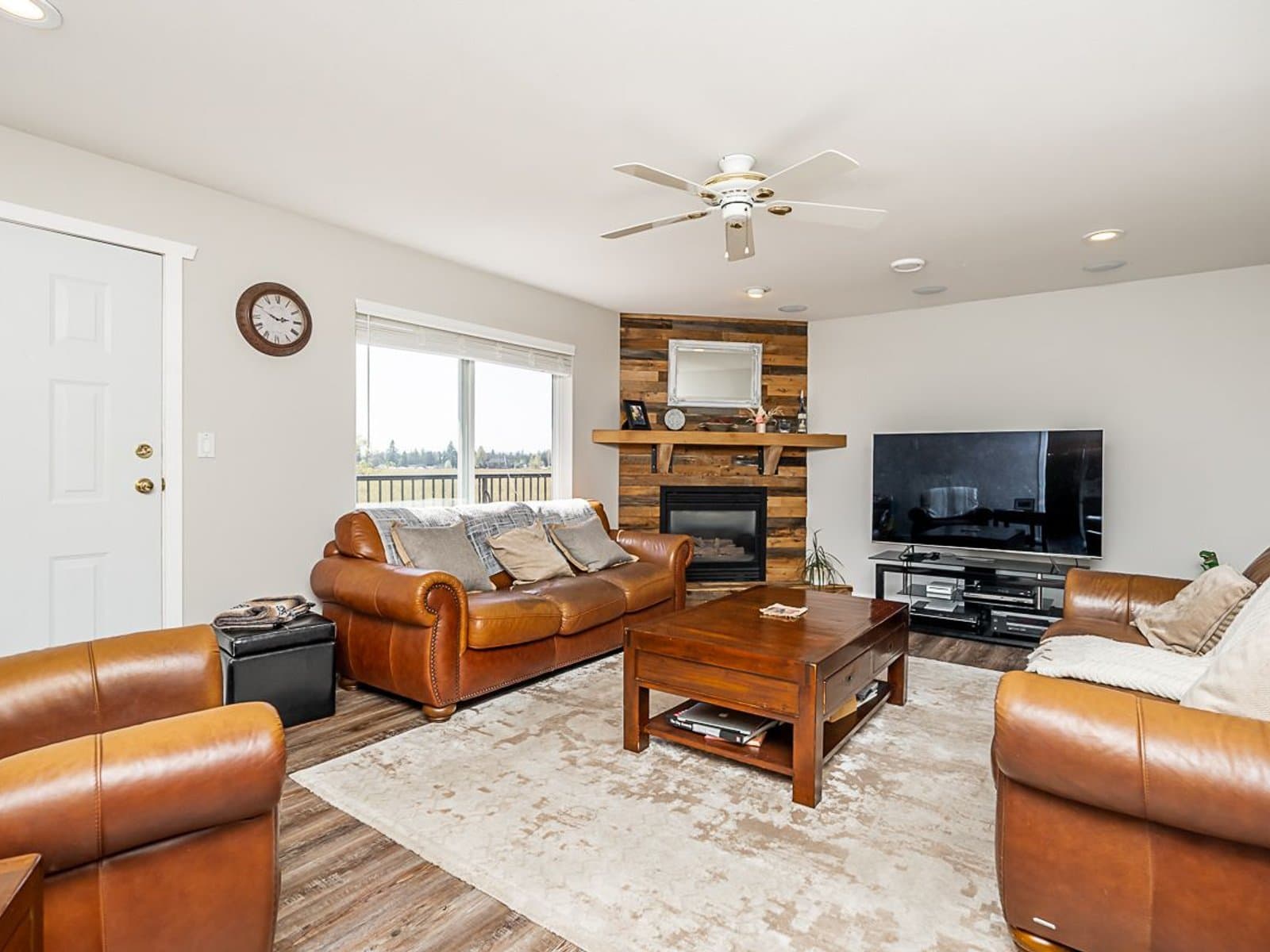 Spacious 6 Bedroom Home with Ample Parking — House 2 + Workshop - Photo 29