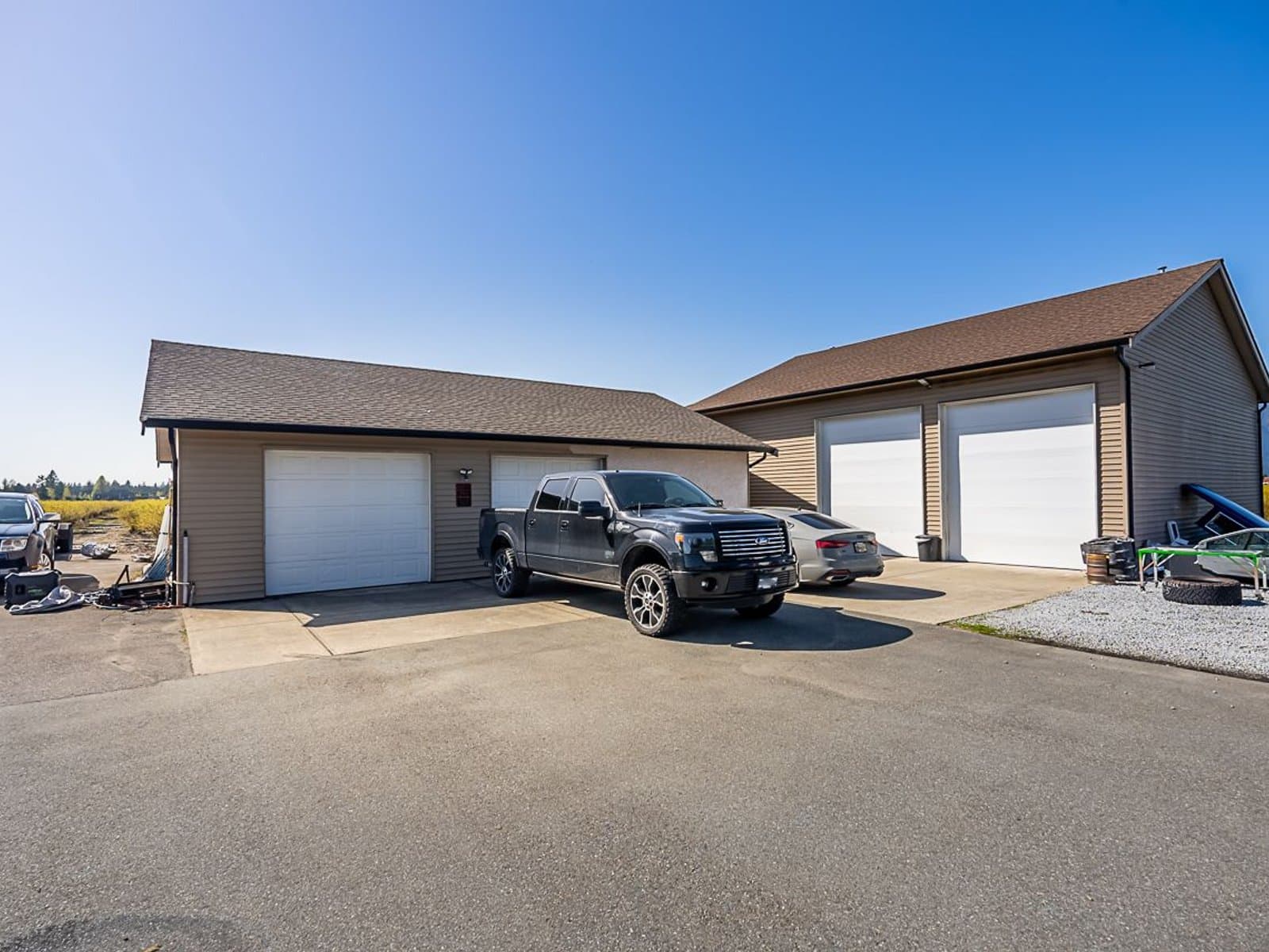 Spacious 6 Bedroom Home with Ample Parking — House 2 + Workshop - Photo 40