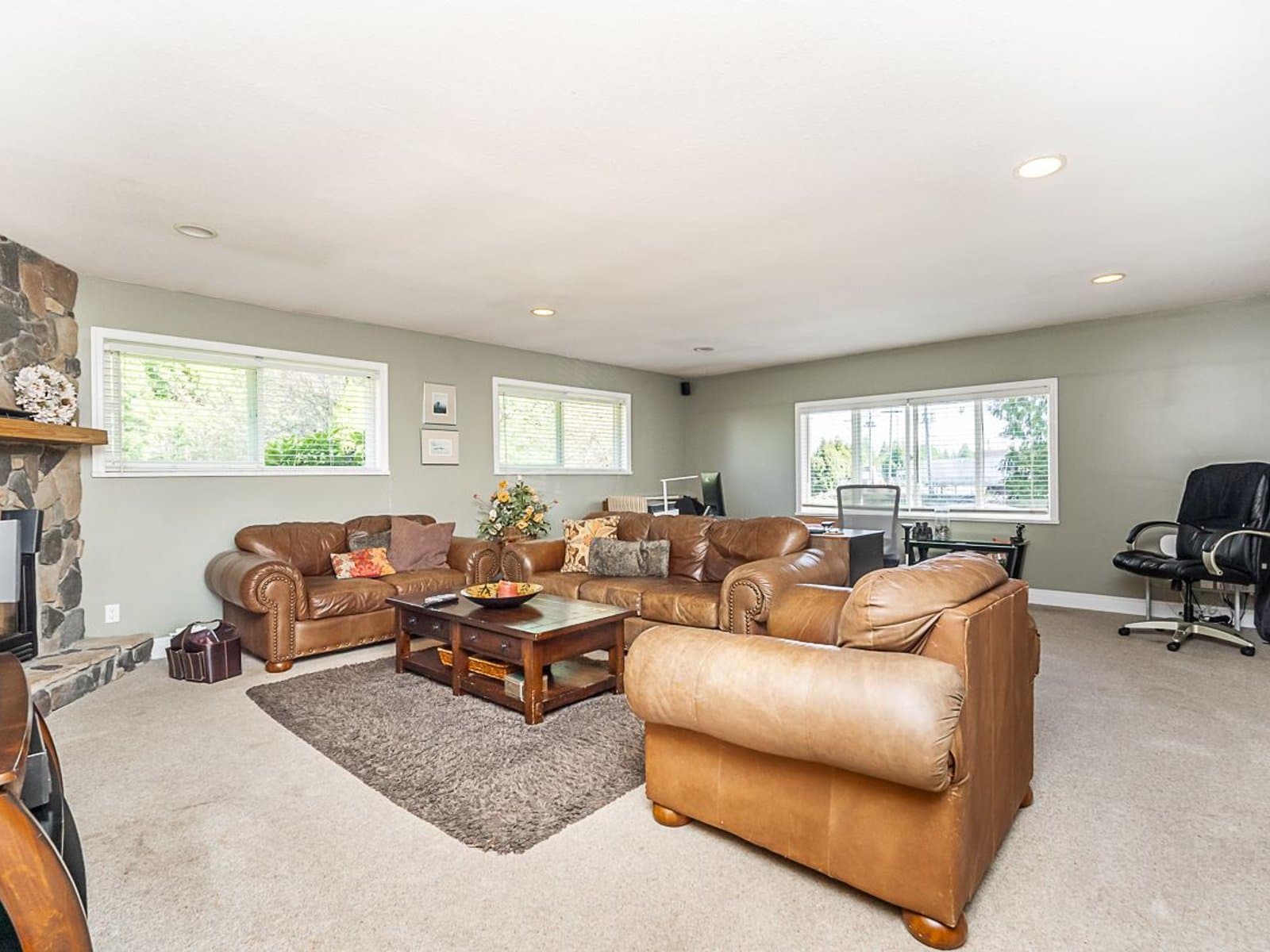 Spacious 6 Bedroom Home with Ample Parking — House 2 + Workshop - Photo 51
