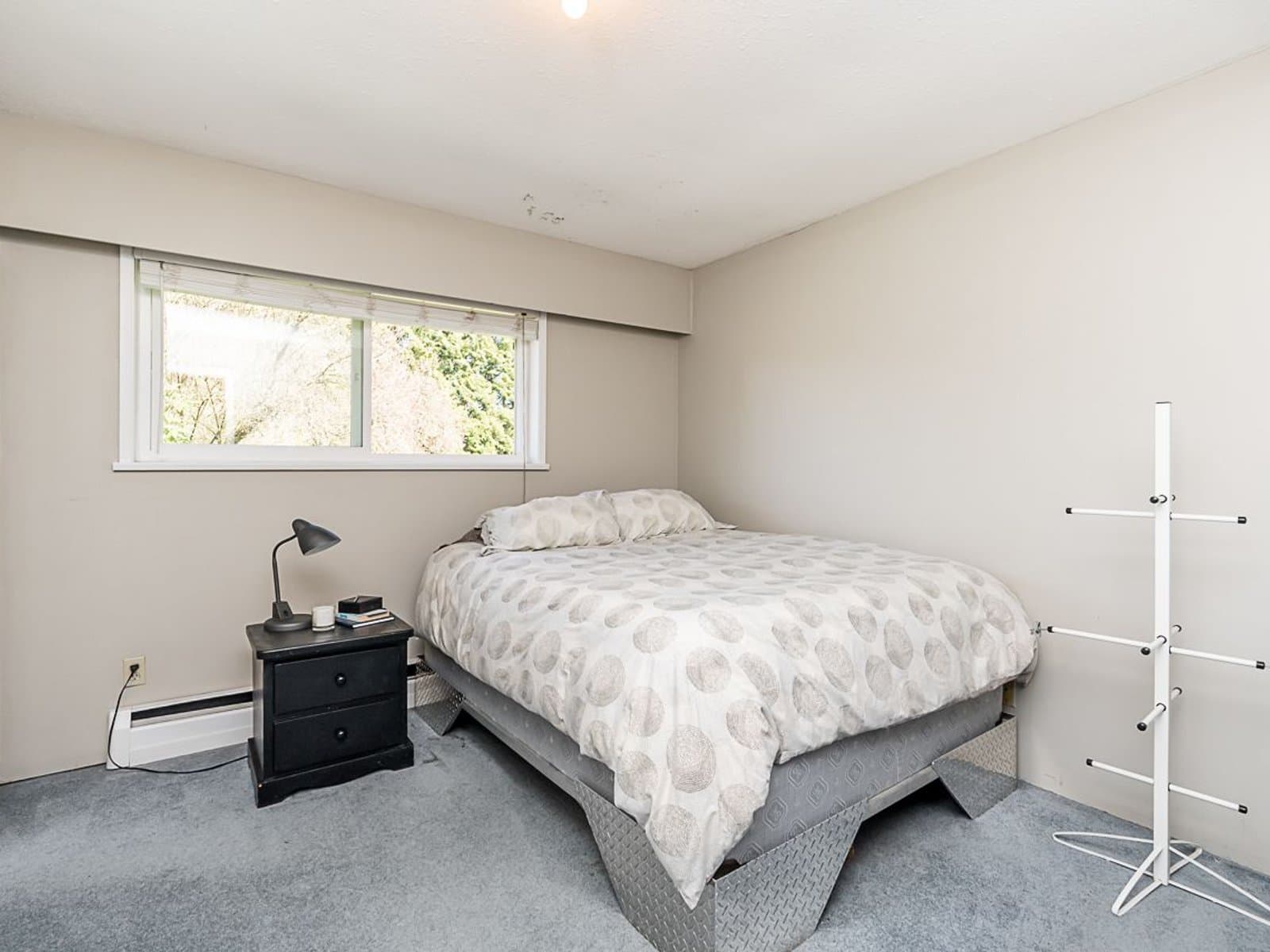 Spacious 6 Bedroom Home with Ample Parking — House 2 + Workshop - Photo 53