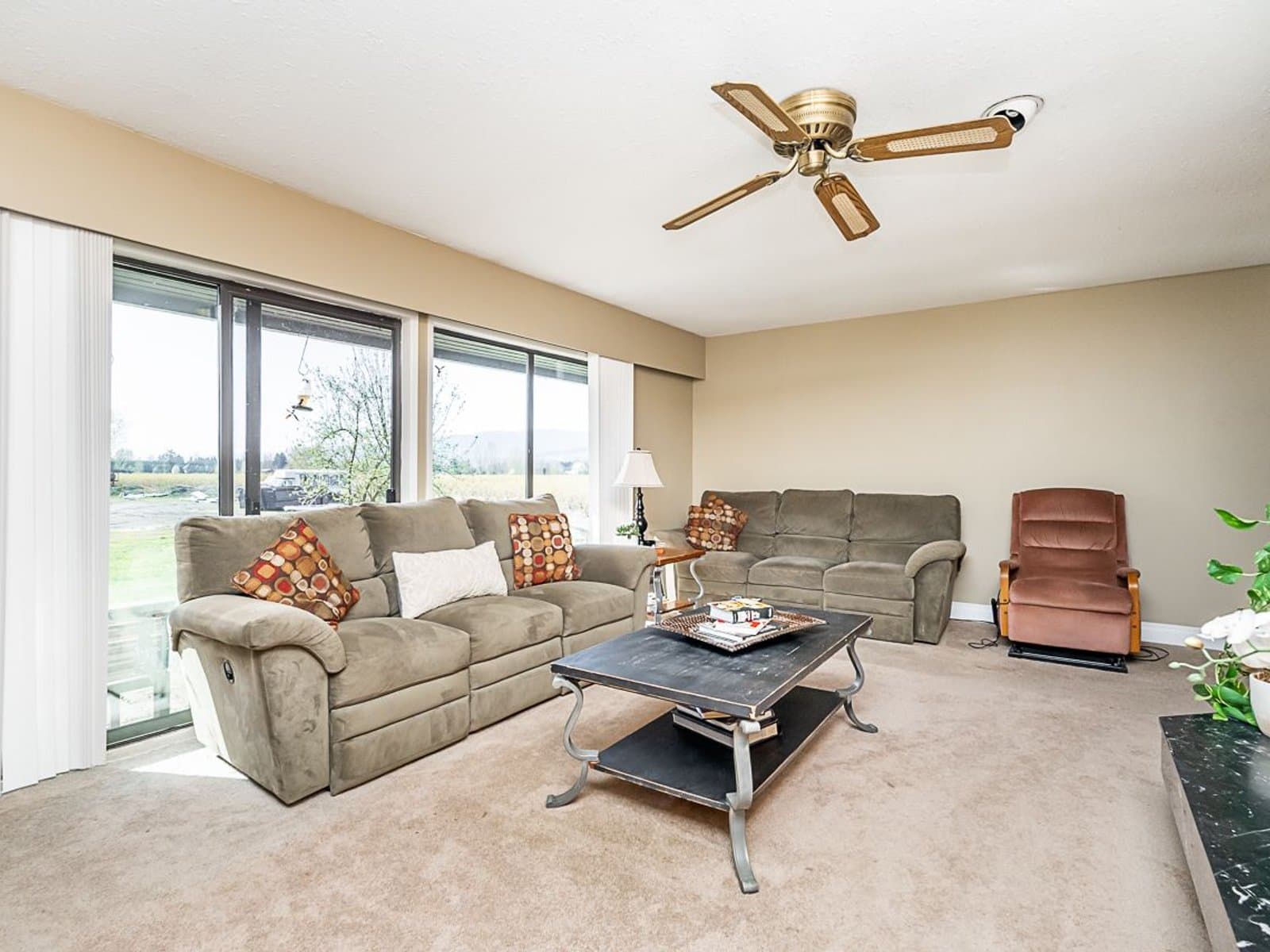 Spacious 6 Bedroom Home with Ample Parking — House 2 + Workshop - Photo 66