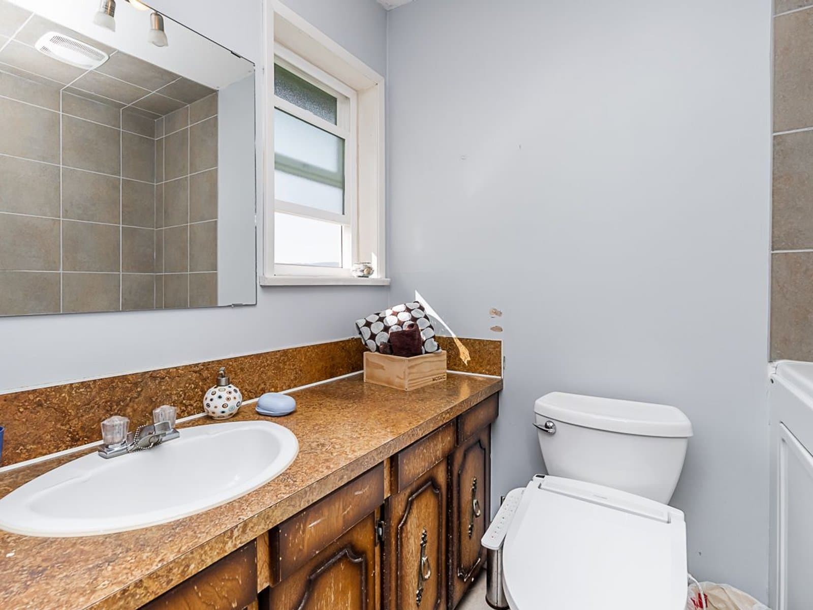 Spacious 6 Bedroom Home with Ample Parking — House 2 + Workshop - Photo 77