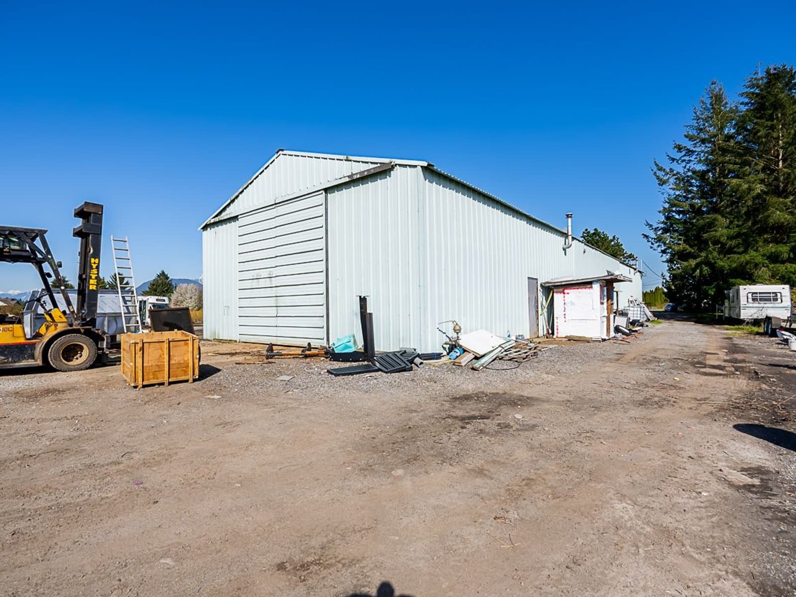 Spacious 6 Bedroom Home with Ample Parking — House 2 + Workshop - Photo 82