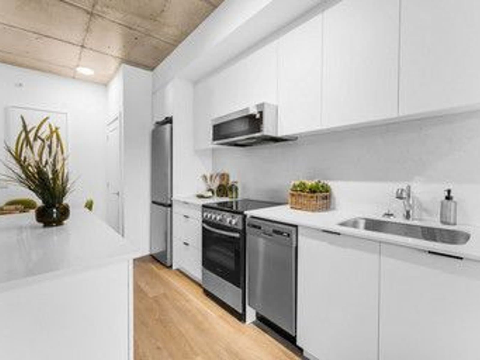 Carlton West — B809 - Photo 3