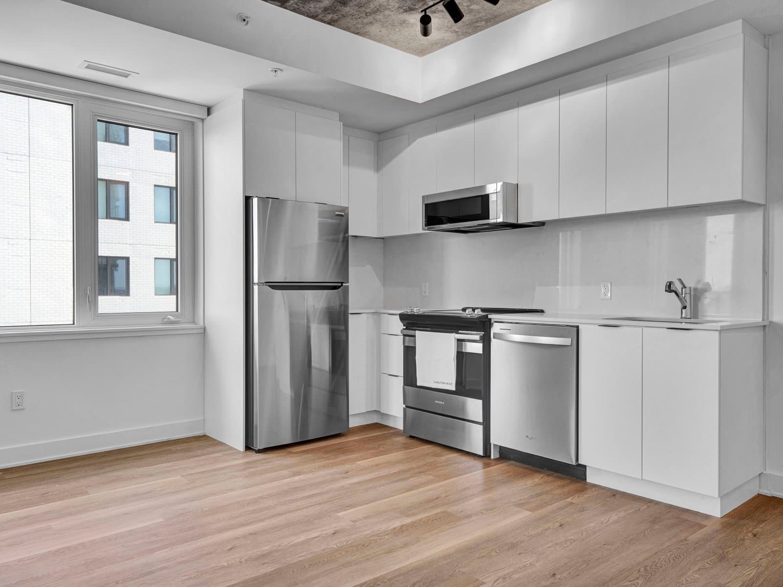 Carlton West — B809 - Photo 24