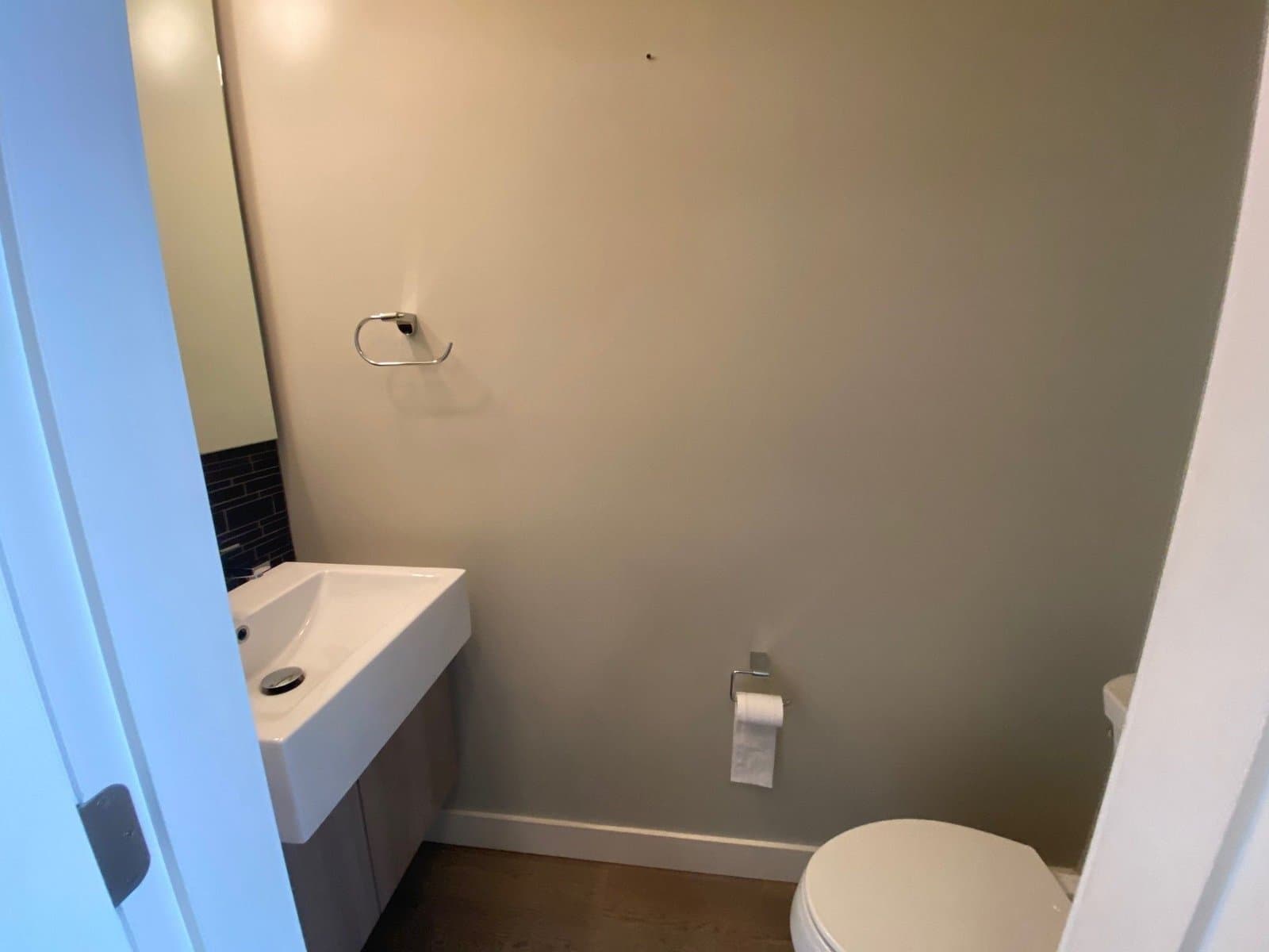 Bright Corner Condo with 2 Parking — 309 - Photo 11