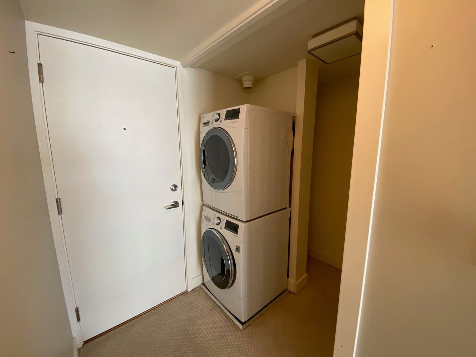 Bright Corner Condo with 2 Parking — 309 - Photo 13