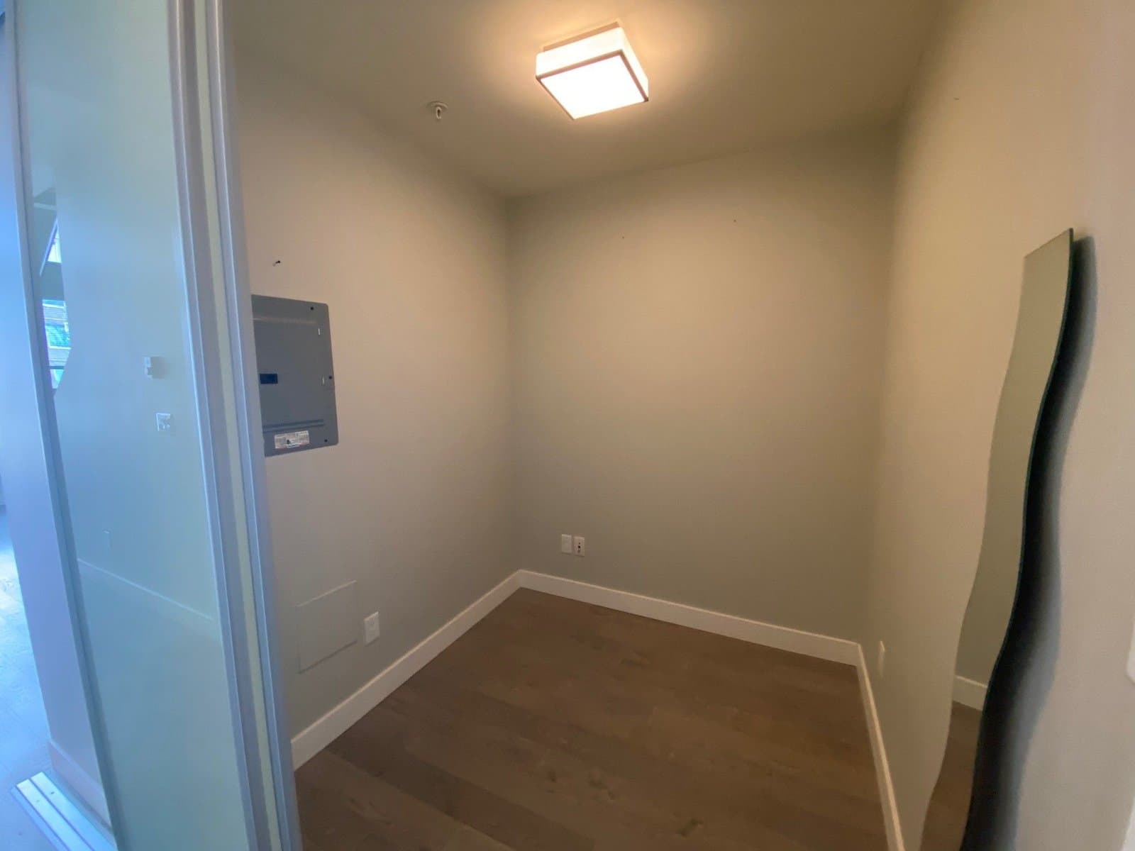Bright Corner Condo with 2 Parking — 309 - Photo 10