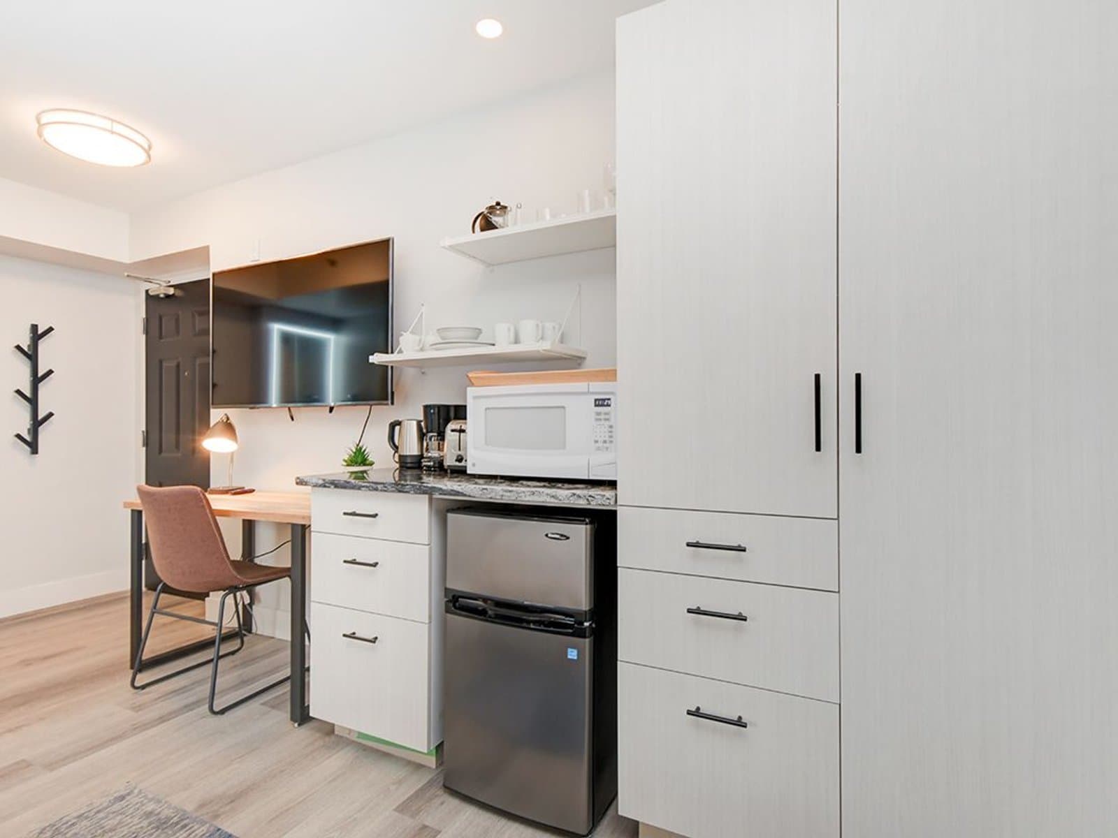 Welcome to 330 McLeod — 104 - Photo 8