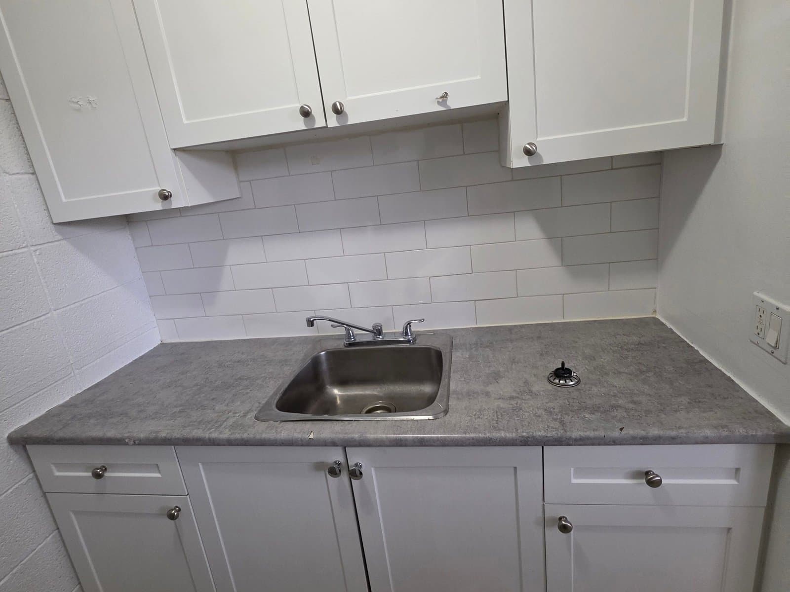 Whitehall Apartments — 3 - Photo 5