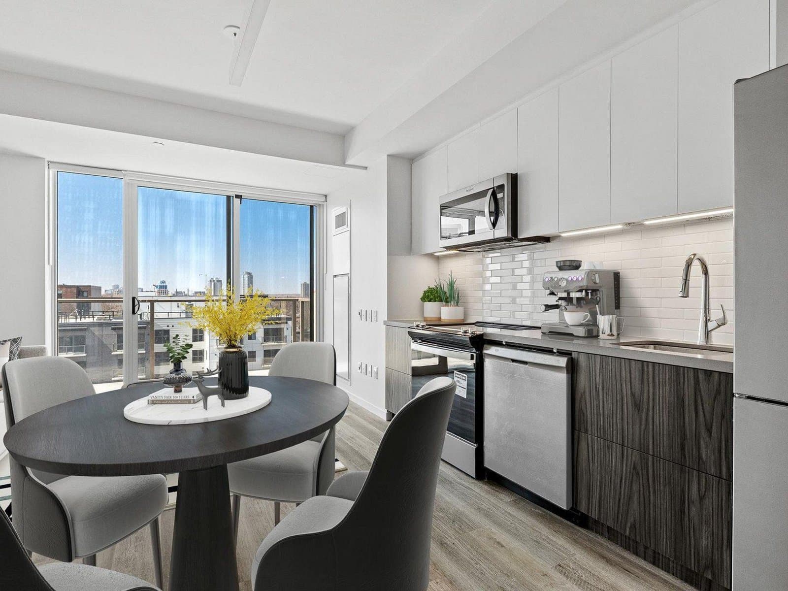 Canvas Lofts (18 Hamilton Avenue North) — 504 - Photo 22