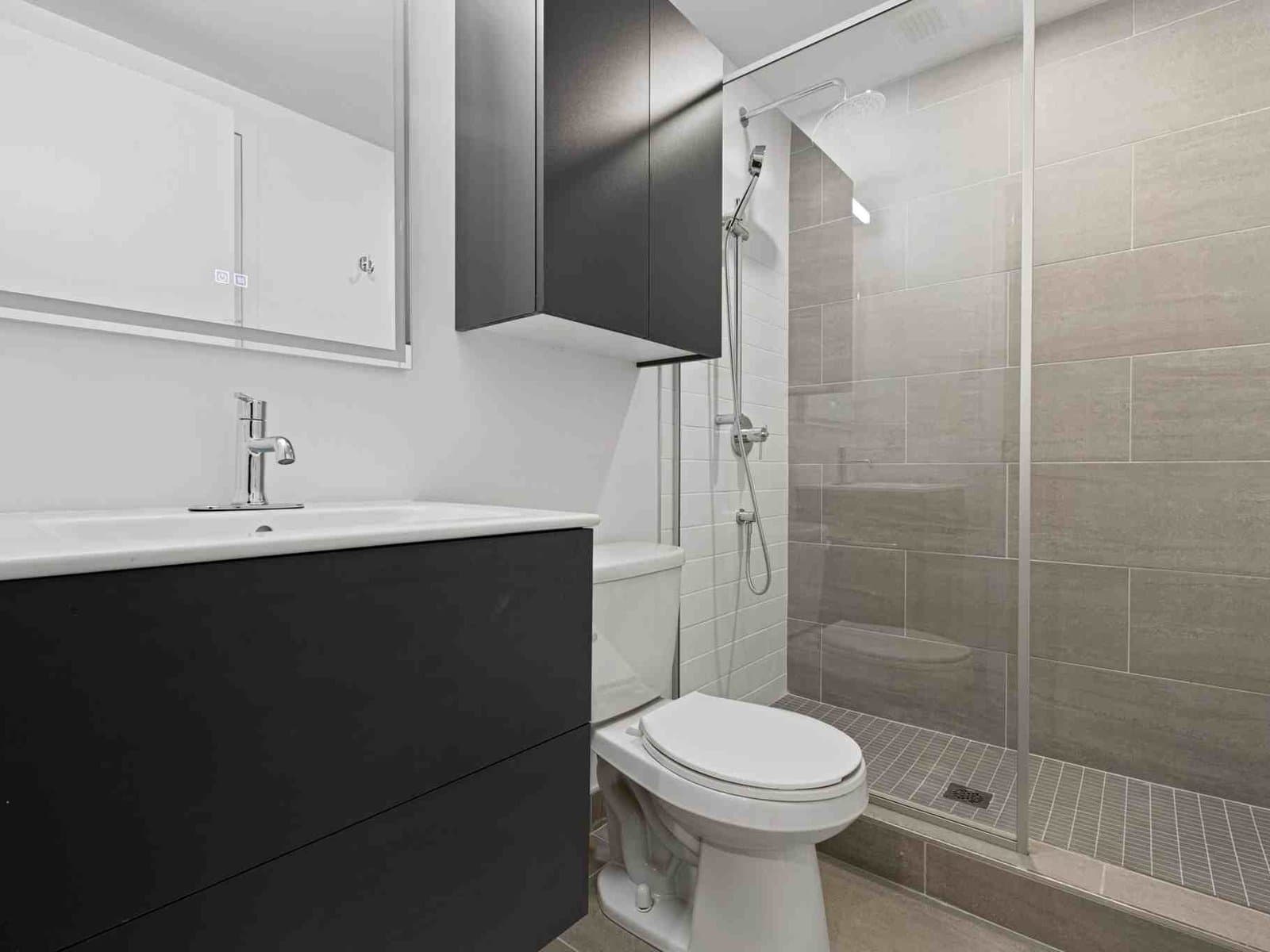 Canvas Lofts (18 Hamilton Avenue North) — 504 - Photo 25