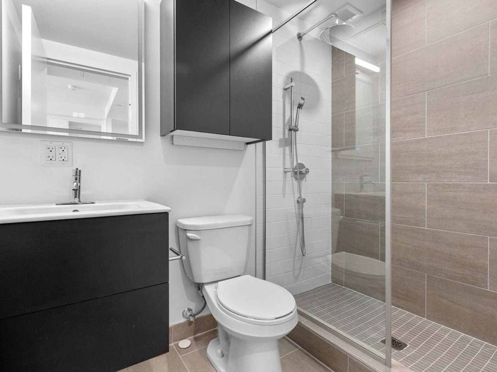Canvas Lofts (18 Hamilton Avenue North) — 504 - Photo 99