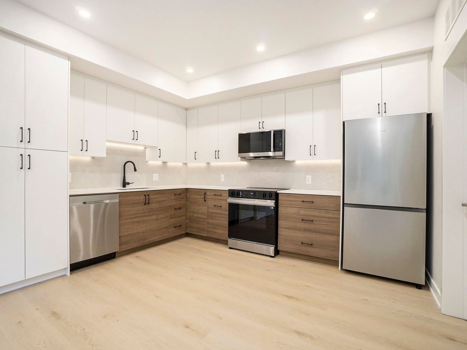 373 Iberville — 8 - Photo 2