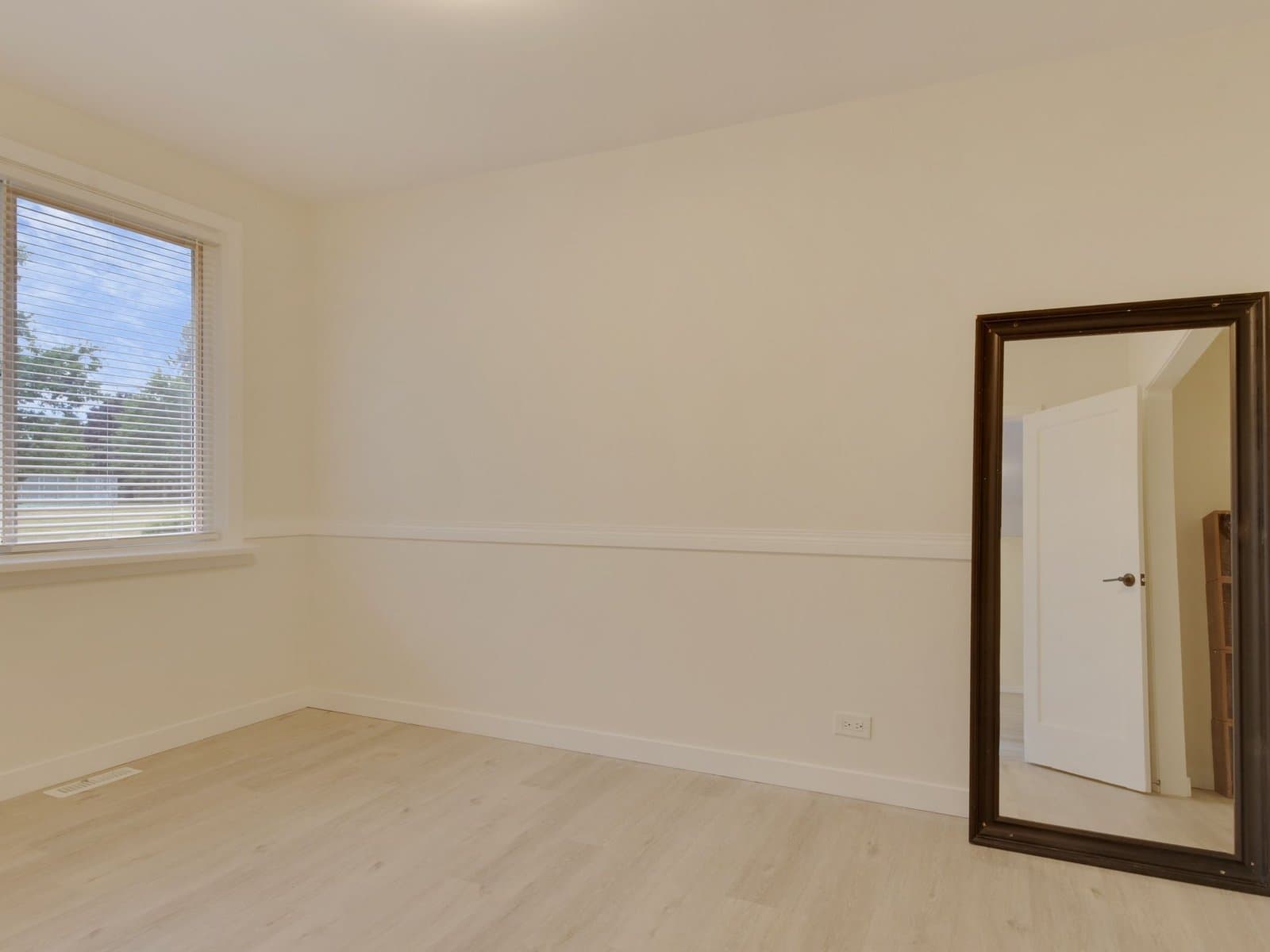 46515 Portage Ave - Upper House — Upper House - Photo 16