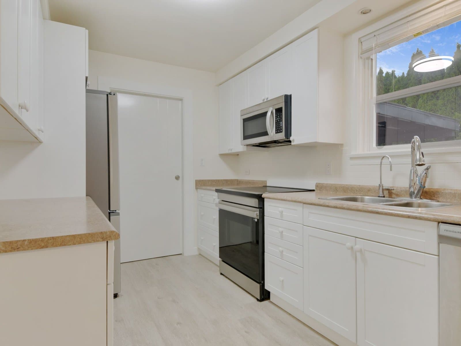 46515 Portage Ave - Upper House — Upper House - Photo 7