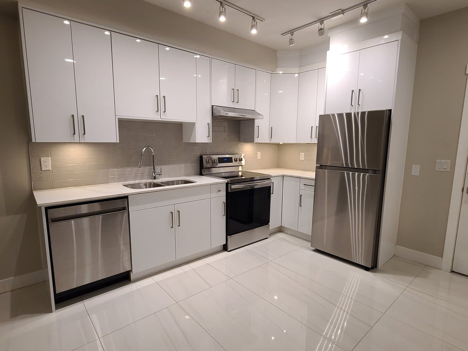 3rd Floor Condo at Yaletown — 407